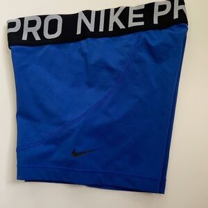 Nike Pros women’s small royal blue